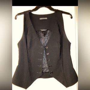 Nordstrom black vest excellent condition-small